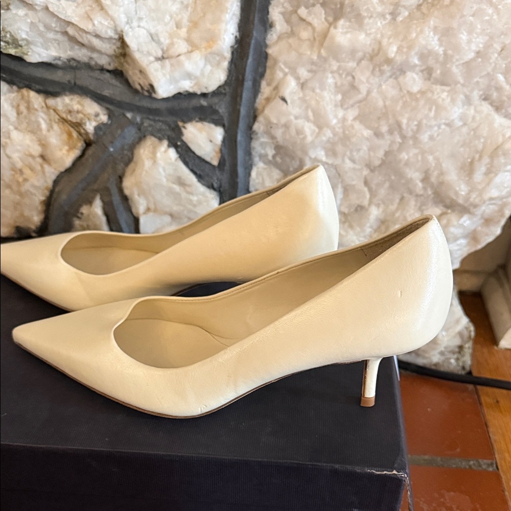 Tamara Mellon Cream Pointed Toe Heels - Picture 5 of 5